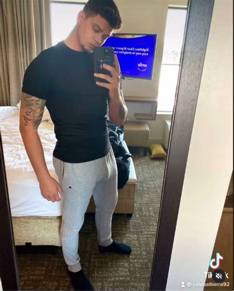 catelynn lowell nude|Teen Mom fans go wild as Tyler Baltierra shares a totally naked。